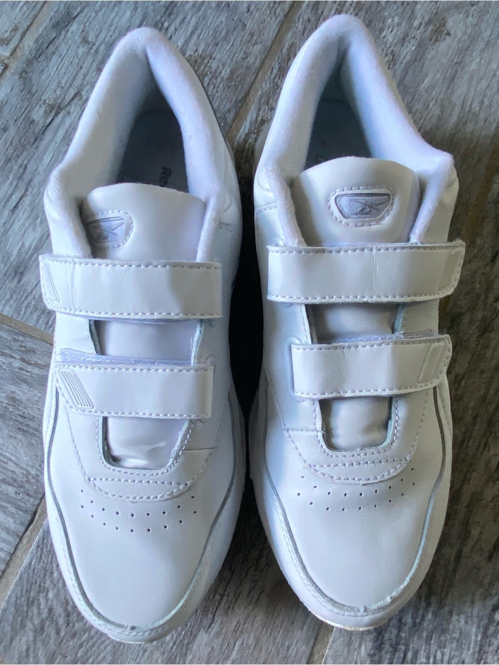 Reebok walking Velcro Athletic Sneakers 8